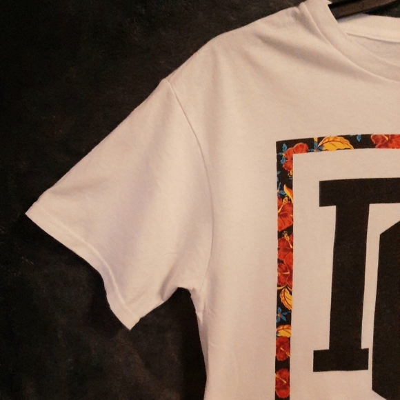 Men DC  T-Shirt White Size Med - Picture 6 of 9